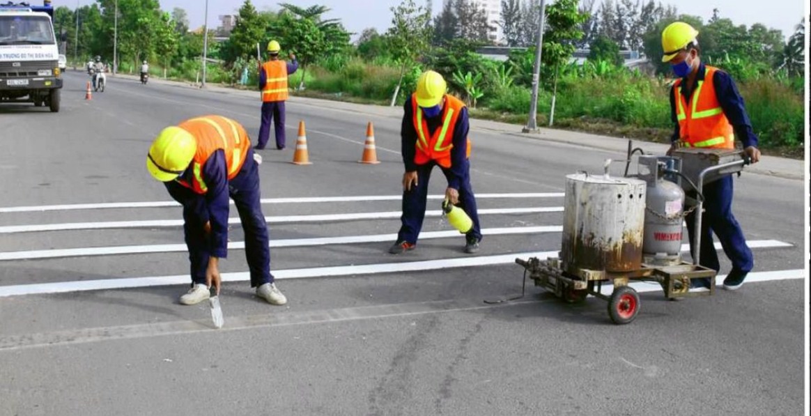 3 PHƯƠNG PHÁP THI CÔNG SƠN GIAO THÔNG TIÊU CHUẨN ĐƯỢC ÁP DỤNG TẠI VIỆT NAM